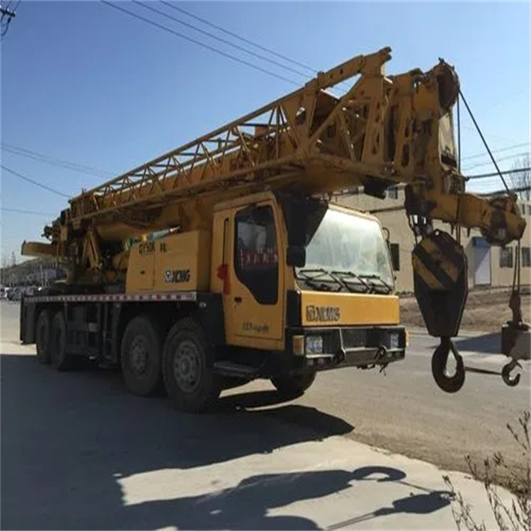 冠县吊车吊挖机吊哪里比较安全